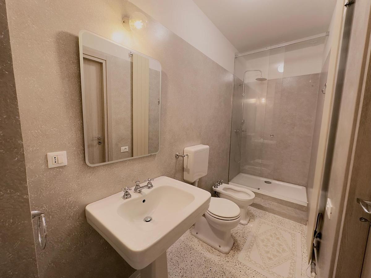 Minimal Apartment Navigli Milão Exterior foto