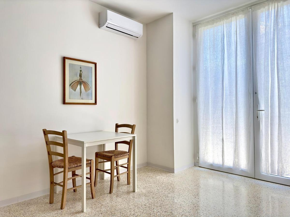 Minimal Apartment Navigli Milão Exterior foto